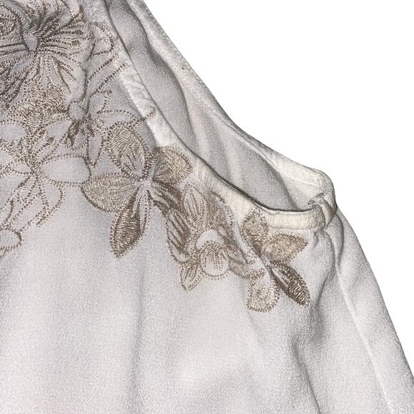 Embroidered Camisole by EYESHADOW in White XS - Picture 6 of 7